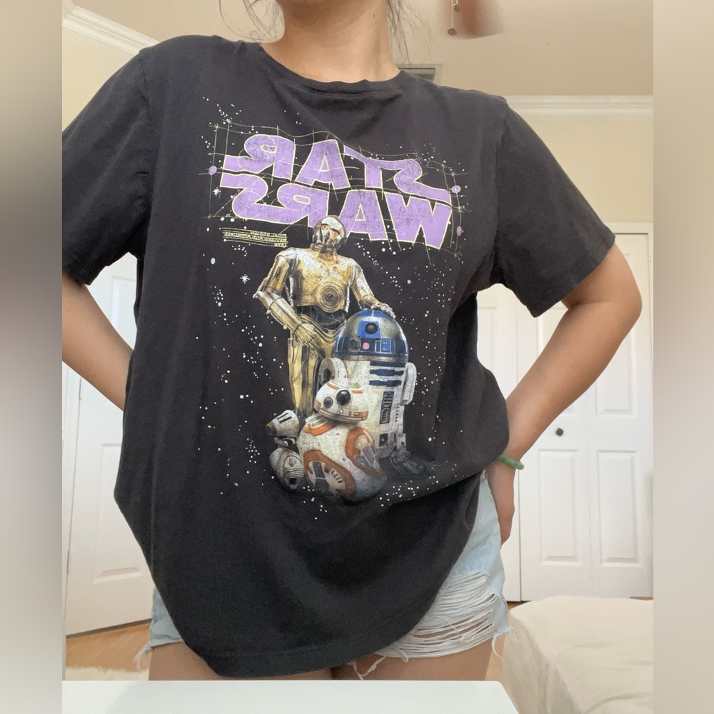 Star Wars Women’s Tee Size L Runs Small